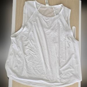 Lululemon Sculpt Cropped Tank Classic Fit Reflective Details - Size 8 - White
